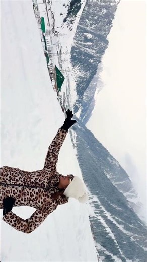 Rotate your camera🏔️🤗. #mountainswiev #kashmir #sonmarg #snowfall #snow #india