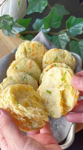 Delicious Savoury Cheese Biscuits Recipe