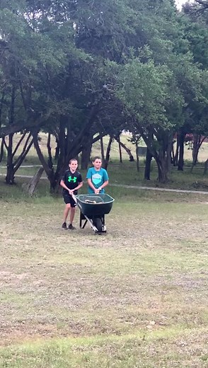 Kids Getting Hurt (@kidsgettinghurt)’s videos with original sound - Kids Getting Hurt