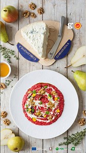 Rafael Nistor, food creator, med albansk, italiensk og østrigsk baggrund, er kendt for sin unikke måde at fortælle om madlavning på: essentiel, indlevende og i stand til at sætte hver ingrediens som midtpunkt. En stil, som vi også finder i hans bog Ottimo! (Udmærket!) og som i dag møder kongen af skimmelostenes cremede konsistens og intensitet. I denne nye video laver Rafael sin risotto med rødbedeekstrakt med Gorgonzola BOB-fondue, og omdanner hver passage til et øjeblik der kan betragtes, lytt