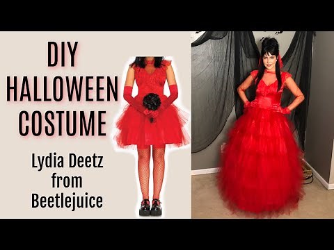 Sewing My Halloween Costume DIY | Lydia Deetz