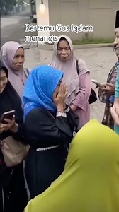 Menangis bertemu Gus Iqdam #shortsvideo #gusiqdham