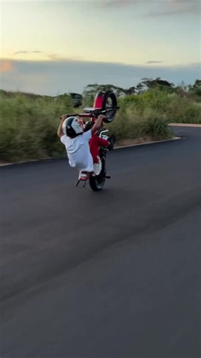 kids bike stunt #bike #bikelife #kidsbike #kidsbikelife #kidsbikers #stuntlife #stunt | Bike Lovers