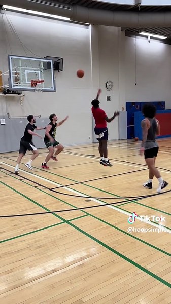 2v2 High-Low✅ -“high” player must catch the ball in the semi circle -2 passes to score -At least one foot in the paint on all shot attempts #hoopsimple #drills #ballislife