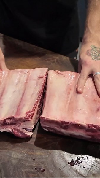 Trimming Beef Ribs I like to remove the underside membrane (easy done with paper towel for grip), then I work my way on top, removing the fat and silverskin. Only takes a few minutes per rack of beef ribs #beef #ribs #trimming #beefribs #bbq #barbecue #barbeque | Boomas BBQ
