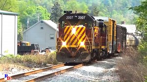 Among the big class ones in the Pittsburgh region there are many smaller railroads. Here we see the Allegheny Valley Railroad at Hays. From the BKVP program, 2 discs on DVD or Blu-ray "Pittsburgh Railfan Expedition" https://rfd.video/PRE #pittsburghrailways #pittsburghrail #alleghenyvalleyrailroad #shortlines | Railfan Depot