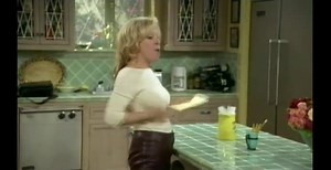 BETTE Sitcom - Episode 4 "Silent But Deadly" | Bette Midler-Fansite