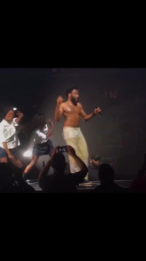 Childish Gambino performing “This is America” (2018) ⛷️#fyp #childishgambino #donaldglover #becausetheinternet #thisisamerica #kanyewest #kanye #rap #raptok #foryou #tylerthecreator #frankocean #playboicarti #asaprocky #kidcudi