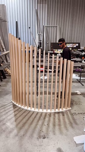 Batten Fencing Online | POOL COMPLIANT | RAKING | CURVED | TIMBERGRAIN Our TrueBatten fencing really ticks every box! Featured here: Batten: SlimLine 75x25 |... | Instagram