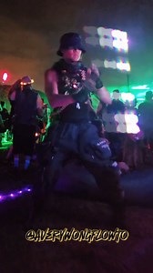 "There's a string"! Probably the most common statement Levi wanders hear. Here is the challenge! How long into the video until you can spot the string? Which hand is really controlling the wand? Show us how high your perception score is in the comments! Flowing to my favorite genre at #samesamebutdifferent in my "Final Boss"-itsnotevenmyfinalform-Form. Thanks @arachnaflow or @khakipantsflowz for grabbing this video for me (I think it was one of you!) #leviwand #flowfashion #flowfit #wandstyle #a