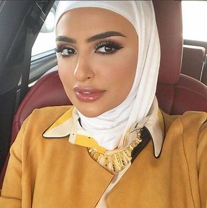 This Kuwaiti social media star is under fire for not wanting her Filipino maids to have days off. | DW News