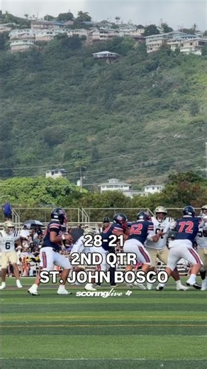 St. John Bosco leads the 2nd quarter with Saint Louis just trailing behind #scoringlive