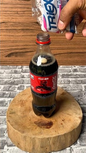 Put mothballs in Coca Cola and you will be amazed! 😱🤯