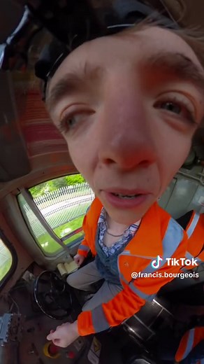 Thank you to Prologis UK for organising this special treat — a tour around DIRFT, in 37425 ‘Concrete Bob’. It was a very special day with my favourite loco, exploring the site and finding out more about what goes on at a rail freight terminal #trains