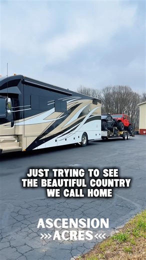 Renegade RV towing Jeep and SXS #rvtravel #rvlife #rving #jeeplife #bigrig #rvlifestyle