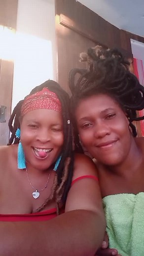 Vidéos de Carmelle Zamor (@carmellezamor) avec son original - linda jean