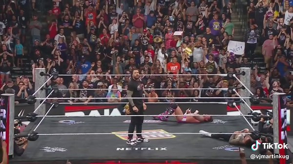 Roman reigns his on monday night raw #foryoupage❤️❤️ #fyp #tiktok #WWE #trendingvideo #foryou