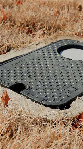 Water Leak Safety: Know How to Shut Off Your Water As temperatures drop, pipes can freeze even with preventative steps in place. Some residents may experience water leaks inside their homes. Knowing how to shut off your water at the street can be one of the quickest ways to limit damage if a pipe bursts or a major leak occurs. Before this weekend: -Take a moment to locate your water meter at the street -Consider purchasing a T-handle water shutoff wrench from a hardware store if available -If a 