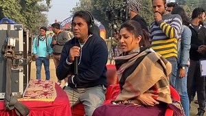 19M views · 145K reactions | Shilpa Shetty Kundra hilariously trolls director Sabbir Khan while shooting on the sets of 'Nikamma' | PinkVilla | Facebook