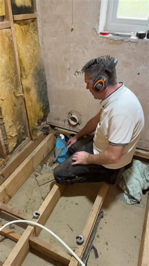 The fold away bucket is perfect