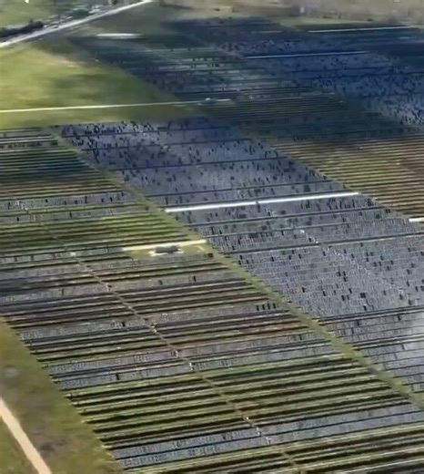 RT @iluminatibot: A single hail storm in Damon, Texas, destroys thousands of acres of solar panels.Is it really wise to make ourselves de…