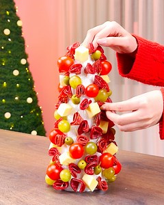 232K views · 1.6K reactions | Holiday snacks just got festive | Creative Bee | Facebook