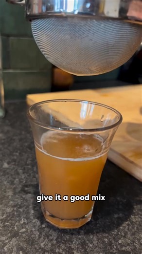 Homemade Ginger Beer 🫚🫙 Autumn in the vegetable garden for me means lots of preservation and fermentation, and fermented probiotic rich ginger beer is one of my favourite things to make as the process is just so easy and it tastes much better than store bought versions! 😊🫚🫙🫧 First, I make a ginger bug, by adding water, unrefined sugar, and diced ginger to a clean jar, I give it a good shake and place it in a warm spot for around 24 hours, and then feed the ginger bug extra ginger and sugar