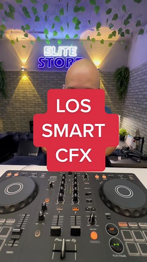 LOS SMART CFX es una función exclusiva de la DDJFLX4 donde puedes combinar hasta dos efectos en simultaneo. Con Shift y CFX puedes ver las opciones. #dj #deejay #djtips #djskill #pioneerdj #ddjflx4 #rekordbox #virtualdj #cursodj #academiadj #tiendadj #elitestoredj #eliteschooldj