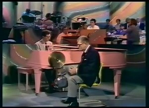 Remembering the Actor Deryck Guyler who passed away 20 years ago today 😇 | Seventies Time-Machine