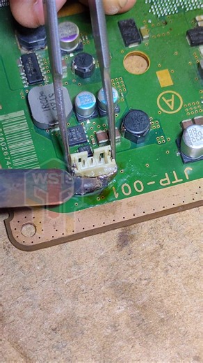 Removing the 3 pin socket (fan) on the ps3 main board #soldering #sockets #fan #welding #ps3repair