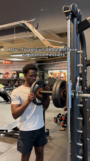 Enregistre pour ta prochaine séance Fessiers et Abonne toi pour plus de contenus de ce genre ✅ #fitness #glutes #gluteworkout #gymgirl #fitgirl