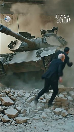 Cüce gibi dururum, tank gibi vururum! 🤣 #UzakŞehir yeni bölümüyle yarın 20.00’de #KanalD'de!