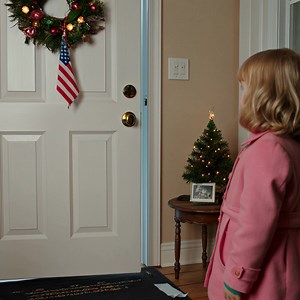 I Cut My Parents Off for Eight Years—Then a Little Girl Showed Up on Christmas Eve Holding a Photo Album With My Father’s Handwriting on the Cover I haven’t spoken to my parents in eight years, not since the night they chose my sister over me during the worst moment of my life. I thought the silence would be permanent—clean, final, the kind of ending you build around so you can keep breathing. Then last Christmas Eve, a little girl knocked on my door clutching a handmade photo album, and when I 