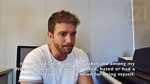 🙂CON EMOTIVO VIDEO, PABLO ALBORÁN CONFIESA QUE ES H0MO5EXU4L A través de su cuenta de Instagram el cantante español Pablo Alborán colocó un vídeo donde declara su 5exu4lidad, pues explico con más de cinco millones de seguidores que es h0mo5exu4l. El cantante de tan solo 31 años de edad, menciona que en los últimos días se reciben noticias amargas, sin embargo, destaca “Todos nos sentimos extraños, nos repletamos la vida, el trabajo, lo que nos haces felices”, resaltó Pablo. No obstante, dio un 