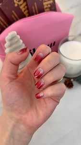 Une manucure parfaite en 10 minutes et depuis la maison avec les bandes de vernis gel Glaam nails 💅✨ | Glaam Nails