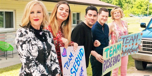 Schitt's Creek Star Addresses Revival Rumors After Rosebud Motel Sign Returns To Original Set