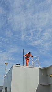 9.1M views · 137K reactions | trabaho ng seaman with crispy kalawang sa barko samahan mo pa ng pagkain letsss gooo #ship #cruise #sea #ofwlife #ocean #food #foodie #SEAMAN #life #rust #repair | Kalbong Seaman Tv | Facebook