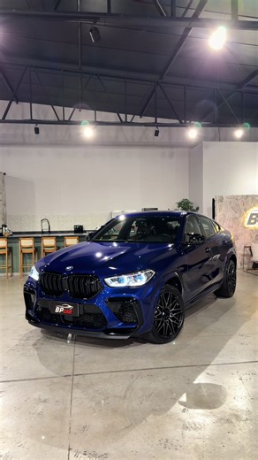 BMW X6 M Competition 2022 - Potente V8 Bi-turbo