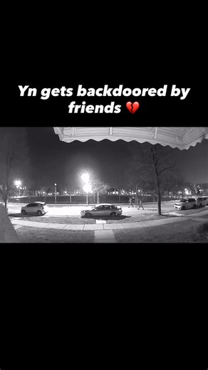 @insanecrashouts on Instagram: "••• 《阿甘正传》是一部1994年美国史诗浪漫喜剧-drama 电影，由罗伯特•泽米基斯执导，汤姆•汉克斯、罗宾•怀特和加里•西尼斯主演。该片于1994年7月6日上映，讲述了阿拉巴马州一个智力迟钝但善良的男人福雷斯特•甘普的生活，他经历了20世纪几个重要事件的数十年！该片因其导演、表演、视觉效果、音乐和剧本而获得广泛的好评，成为一部主要的商业成功，全球票房超过6.77亿美元。《阿甘正传》获得了多个奥斯卡奖，包括最佳影片和最佳导演（罗伯特•泽米基斯）。 《阿甘正传》可以观看，您可以在流媒体平台或购买选项中找到更多信息。如果您有兴趣了解更多关于这部电影或其制作的信息，可以探索派拉蒙维基百科或总电影维基以获取深入的细节。"