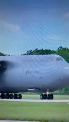 Locheed-Martin C-5A Super Galaxy of the USAF The Lockheed C-5M Super Galaxy is the U.S. Air Force’s largest strategic airlifter, capable of transporting massive, outsized cargo—such as two M1A1 tanks or six Apache helicopters—intercontinentally without refueling. As a modernized version of the legacy C-5, the M-model features new engines and avionics, extending its service life to 2040 . Key Features and Capabilities Performance: Powered by four General Electric F138-GE-100 engines. It holds 43 