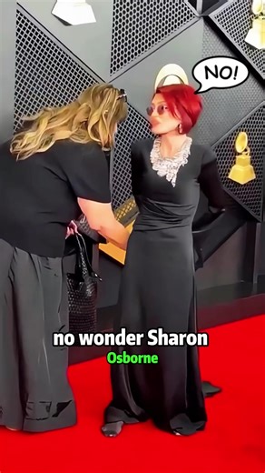 No wonder Sharon Osbourne refused to let staff carry her shoes on the red carpet and allowed only Yungblud to touch them. #celebrities #yungblud #sharonosbourne #ozzyosbourne #fyp