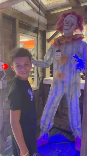 😱 Spirit Halloween 2026 Scary Crackles Animatronic!