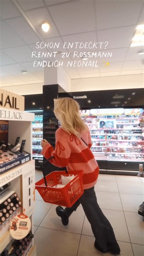 VANEZIA BLUM on Instagram: "Anzeige | Seit September ziehen die ikonischen NEONAIL-Tower nach und nach in die ROSSMANN-Stores ein ✨ Von absoluten All-Time-Favorites bis hin zu spannenden Highlights wie Nagelfräser, Baby Boomer Airbrush & praktischen Collection Sets 💅🏼 Alles an einem Ort, einfach übersichtlich, inspirierend und perfekt zum Entdecken für Zuhause. Die UV Nagellacke von NEONAIL stehen für intensive Farben, langanhaltende Ergebnisse und ein gepflegtes Finish, das den Alltag einfach