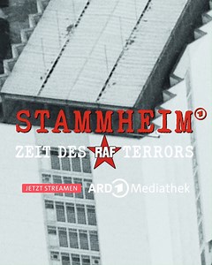 21. Mai 1975: Heute vor 50 Jahren begann der Strafprozess gegen die Anführer der Roten Armee Fraktion – kurz RAF, darunter Andreas Baader und Ulrike Meinhof, in Stuttgart-Stammheim. ▶️ Das Dokudrama "Stammheim – Zeit des Terrors" jetzt in der ARD Mediathek: 1.ard.de/stammheim-zeit-des-terrors ▶️ Die Doku "Im Schatten der Mörder" zum Thema: https://1.ard.de/im-schatten-der-moerder | ARD Mediathek