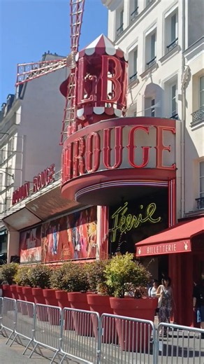 Moulin Rouge paris