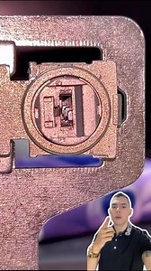 Como girar el switch de llave regata de un carro de manera segura en una emergencia 🔑🐉…… How to turn the regate key switch of a car safely in an emergency 🔑🐉...... #hack #tips #ideas #carros #cerrajeria | Cerrajeros Master Locks