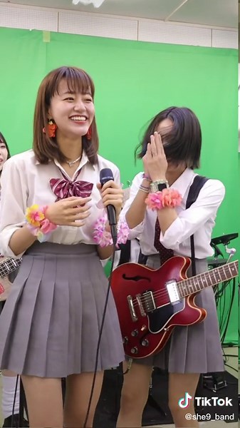 平成レトロガールズバンド! 予想以上にくっついてくるバンドあるある