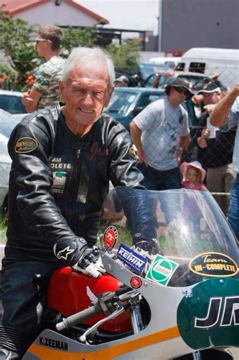 Happy Birthday to IOM legend Jim Redman! Six-time Isle of Man TT winner, taking double wins in 1963, 1964 and 1965 in the Lightweight & Junior TT Races. He achieved a total of 45 Grand Prix victories. Redman was awarded the MBE for his achievements. | TT USA