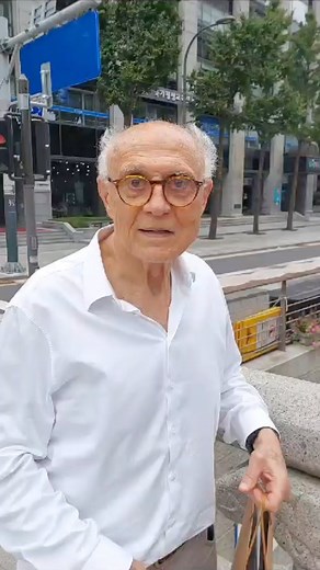 Após o encerramento do Basic Income Earth Network Congress 2023, o Congresso da Rede Mundial da Renda Básica, estou tendo a oportunidade de conhecer um pouco da cidade de Seul, capital da Coreia do Sul, enquanto me preparo para voltar ao Brasil. Vim conhecer o Rio Cheonggyecheon que por 50 anos foi um esgoto a céu aberto e em quatro anos (entre 2003 e 2005) teve seus 5,8 km de extensão que corta a grande metrópole de Seul totalmente revitalizado e atualmente conta com cascatas, fontes, peixes e 