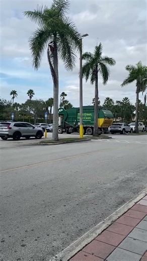Waste Management CNG Mack MRU front loader